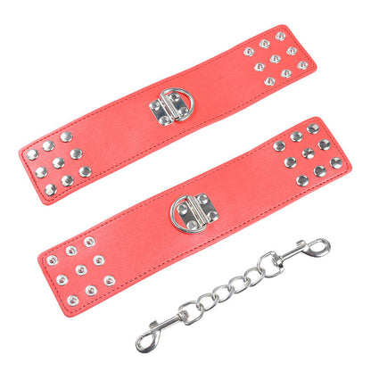 Ohmama Fetish - Red Handcuffs With Ratchet Closure, Metal Chain, Materials 85% PVC / 15% Iron, Adjustable