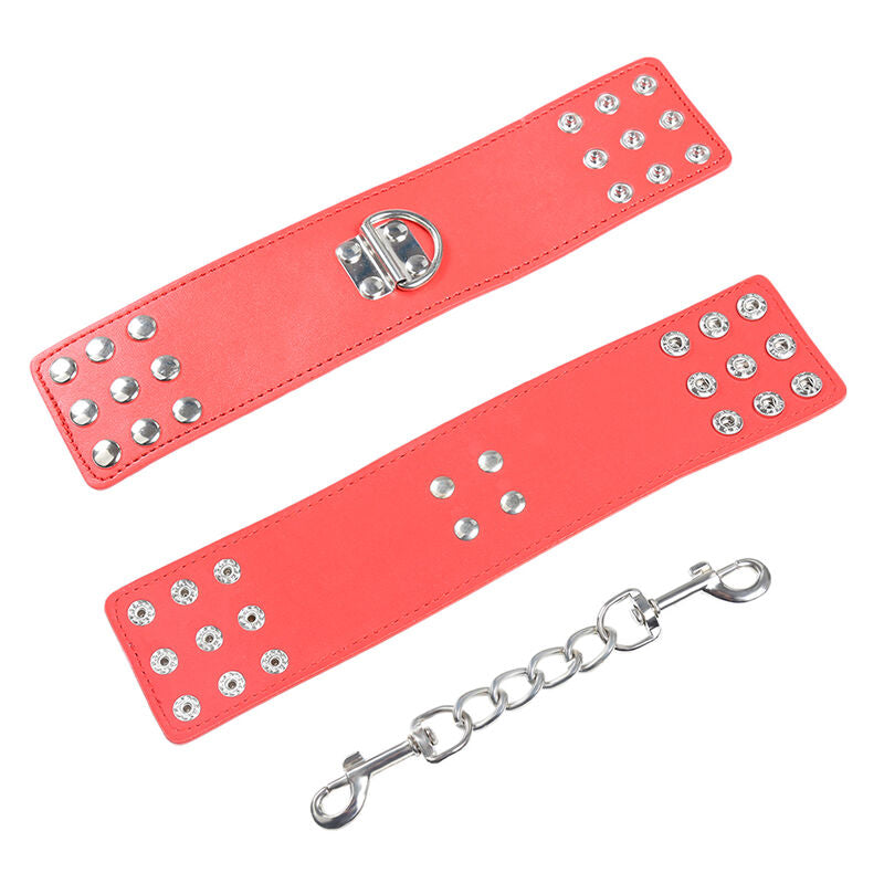 Ohmama Fetish - Red Handcuffs With Ratchet Closure, Metal Chain, Materials 85% PVC / 15% Iron, Adjustable