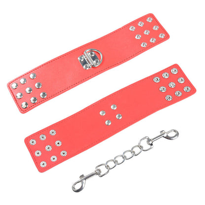 Ohmama Fetish - Red Handcuffs With Ratchet Closure, Metal Chain, Materials 85% PVC / 15% Iron, Adjustable