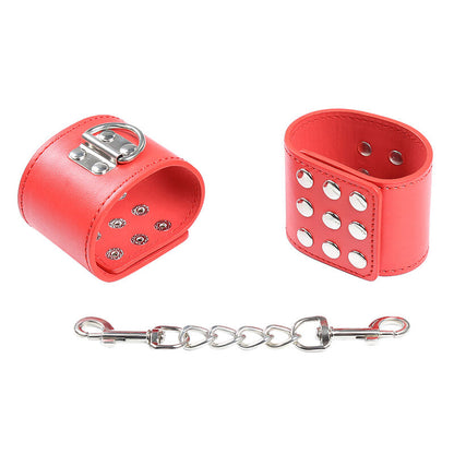 Ohmama Fetish - Red Handcuffs With Ratchet Closure, Metal Chain, Materials 85% PVC / 15% Iron, Adjustable